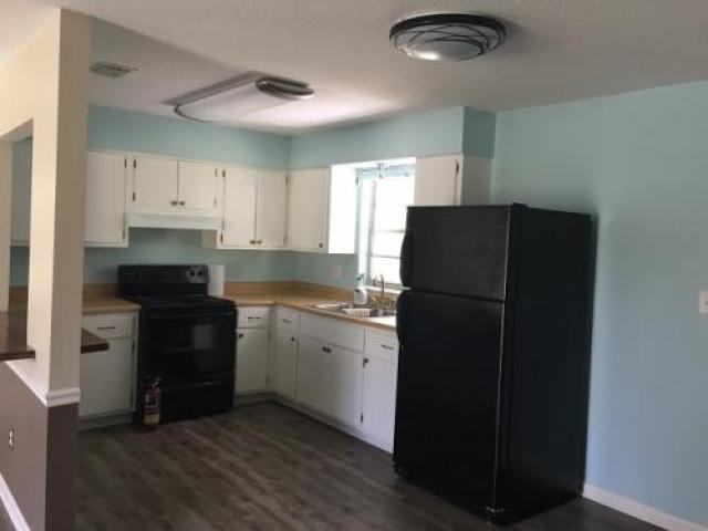 615 NE 3rd St - Photo 3 of 6