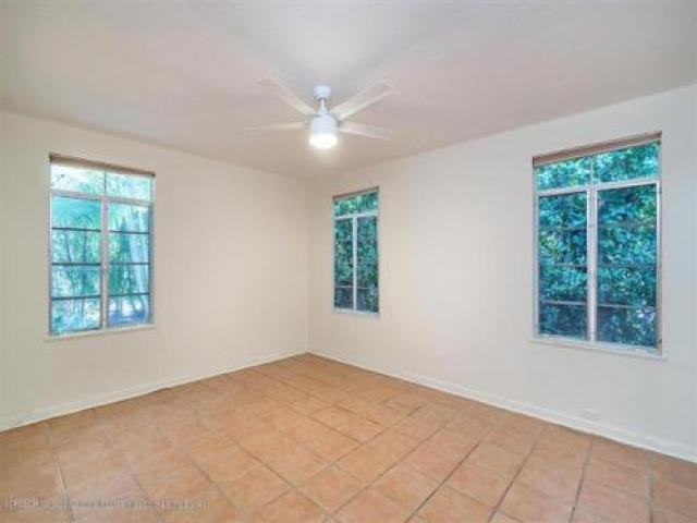 335 Cocoanut Row - Photo 3 of 6