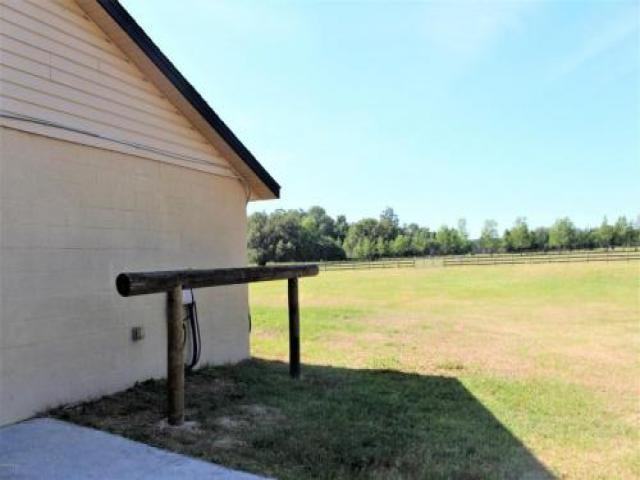 553 NE 205 Ave - Photo 3 of 6