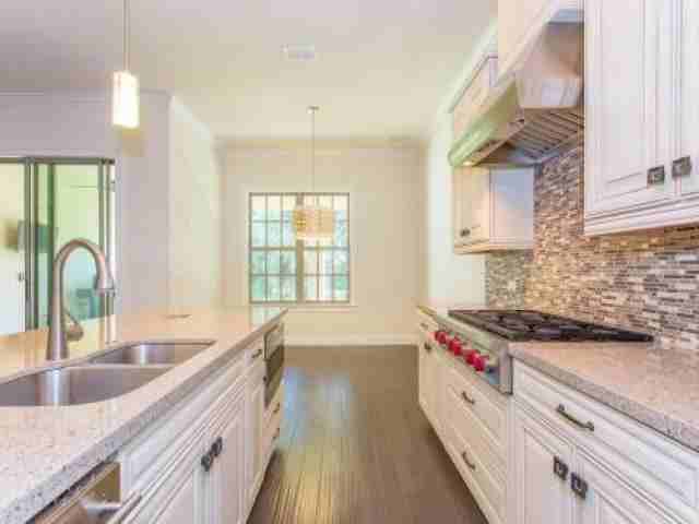 1849 Harland Park Dr - Photo 3 of 6