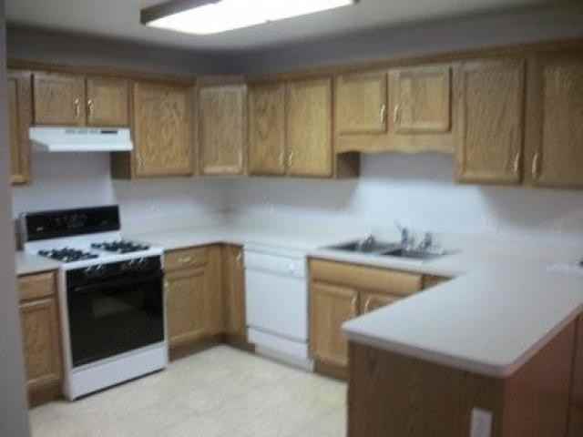 109 Rainbow St - Photo 3 of 6