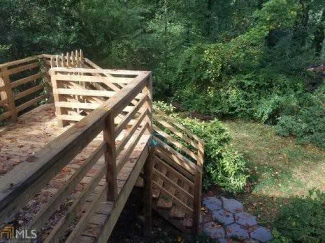 628 Montgomery Ferry Dr NE - Photo 3 of 6