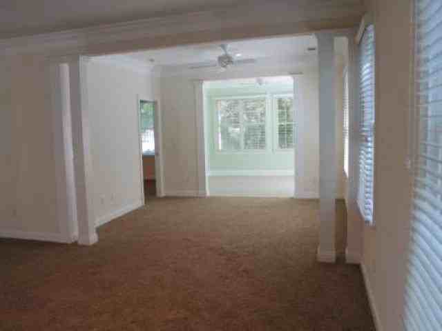 355 Lantern Walk - Photo 3 of 6