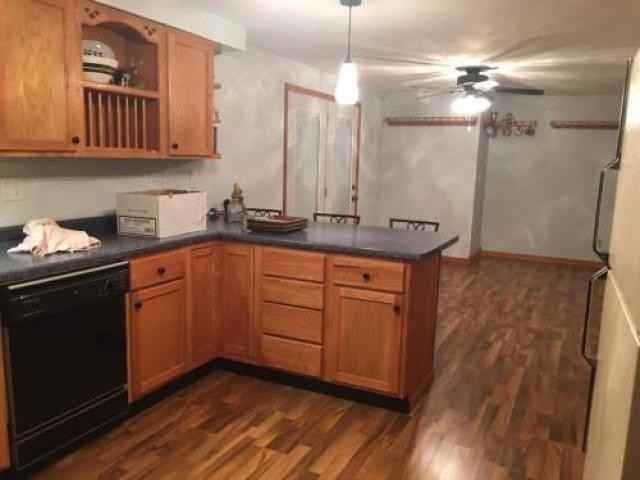 1094 Yates St - Photo 3 of 3