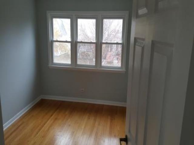 5229 N Ludlam Ave - Photo 3 of 6