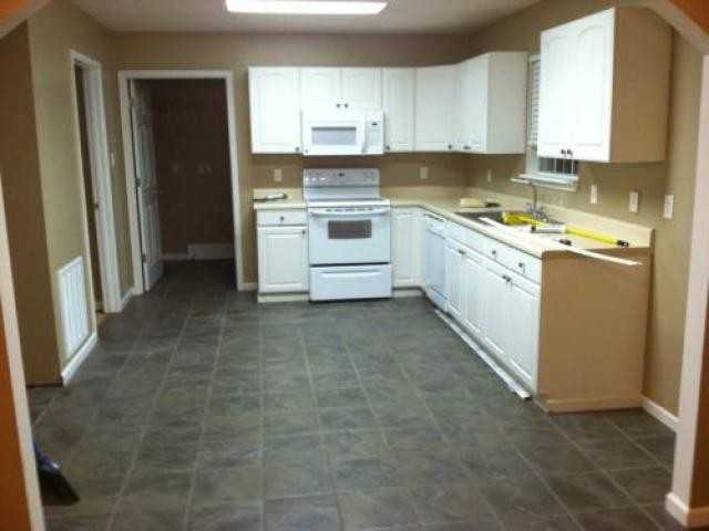 711 Westwind Dr - Photo 2 of 2