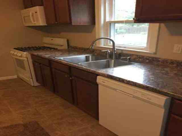 106 Castle Ln - Photo 3 of 6