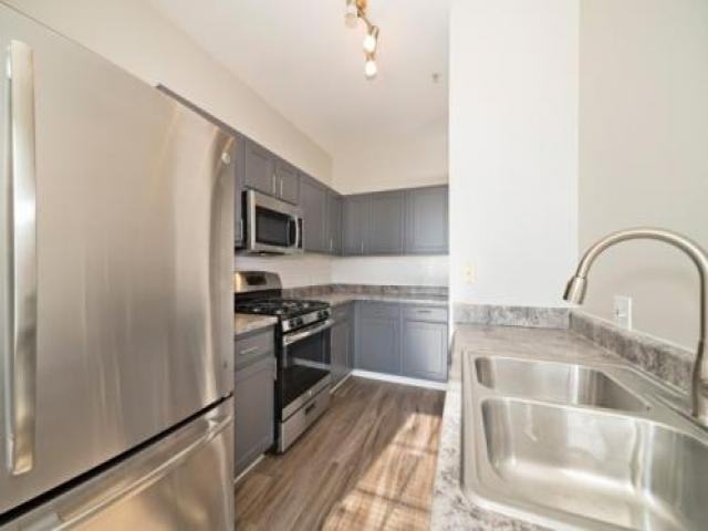 1231 Canterfield Pkwy W - Photo 3 of 6
