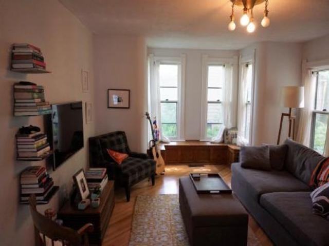 512 S Summit St - Photo 2 of 6