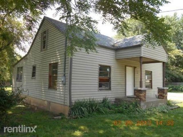 627 N Hillcrest Ave - Photo 2 of 3