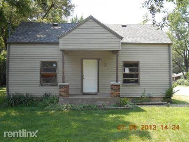 627 N Hillcrest Ave - Photo 3 of 3