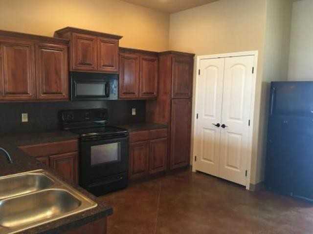 617 N Lavira Ave - Photo 3 of 6