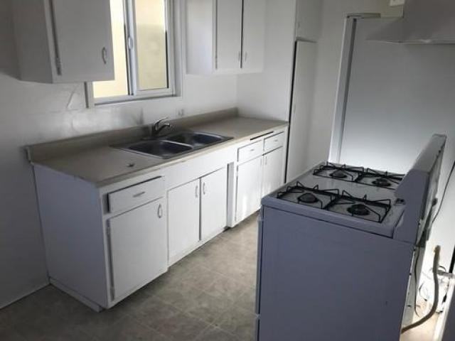 302 E Broadway - Photo 2 of 6