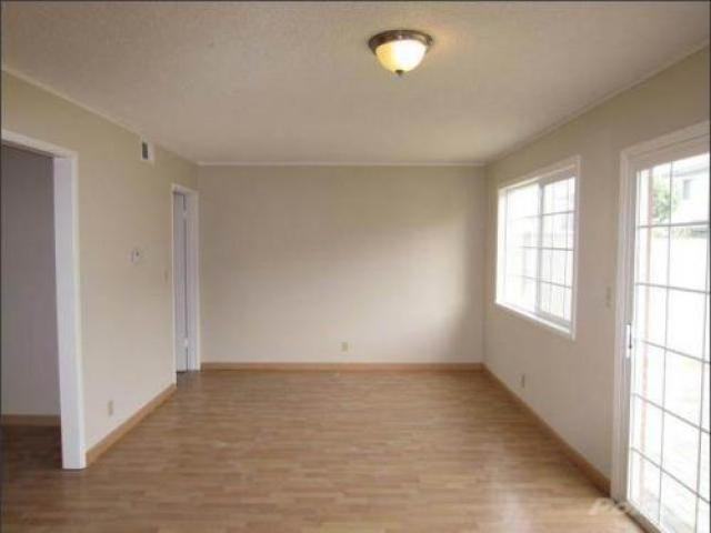 318 Alta Loma Ave - Photo 3 of 6