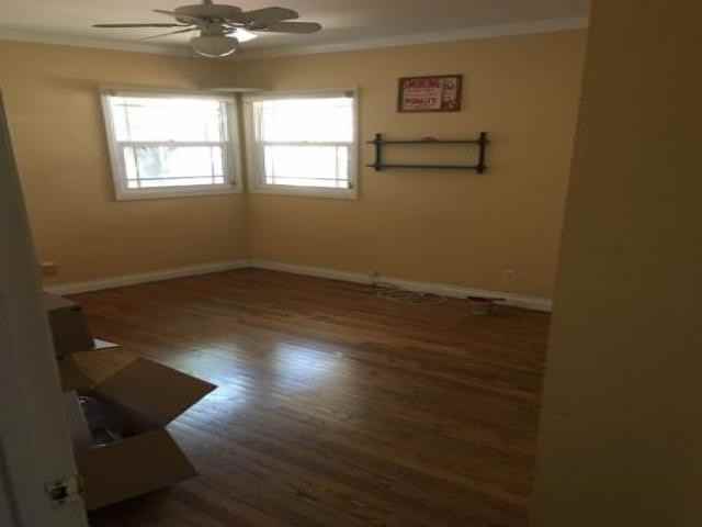 820 Stevely Ave - Photo 2 of 6