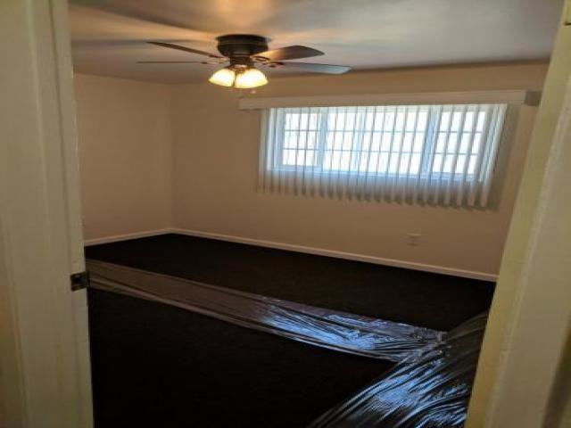 5261 1/2 Elizabeth St - Photo 2 of 6