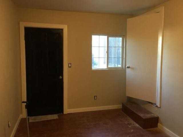 1921 73rd Ave - Photo 2 of 6