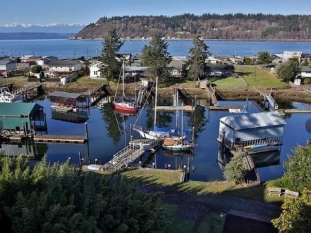 8315 Sandy Hook Dr - Photo 3 of 6