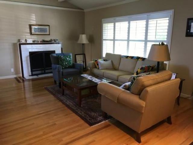 1082 Robbia Dr - Photo 2 of 6