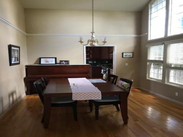 1082 Robbia Dr - Photo 3 of 6