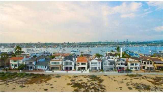 1119 E Balboa Blvd - Photo 2 of 6