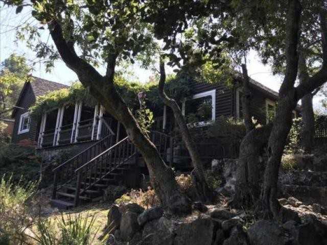 1008 Lakeview Way - Photo 2 of 6