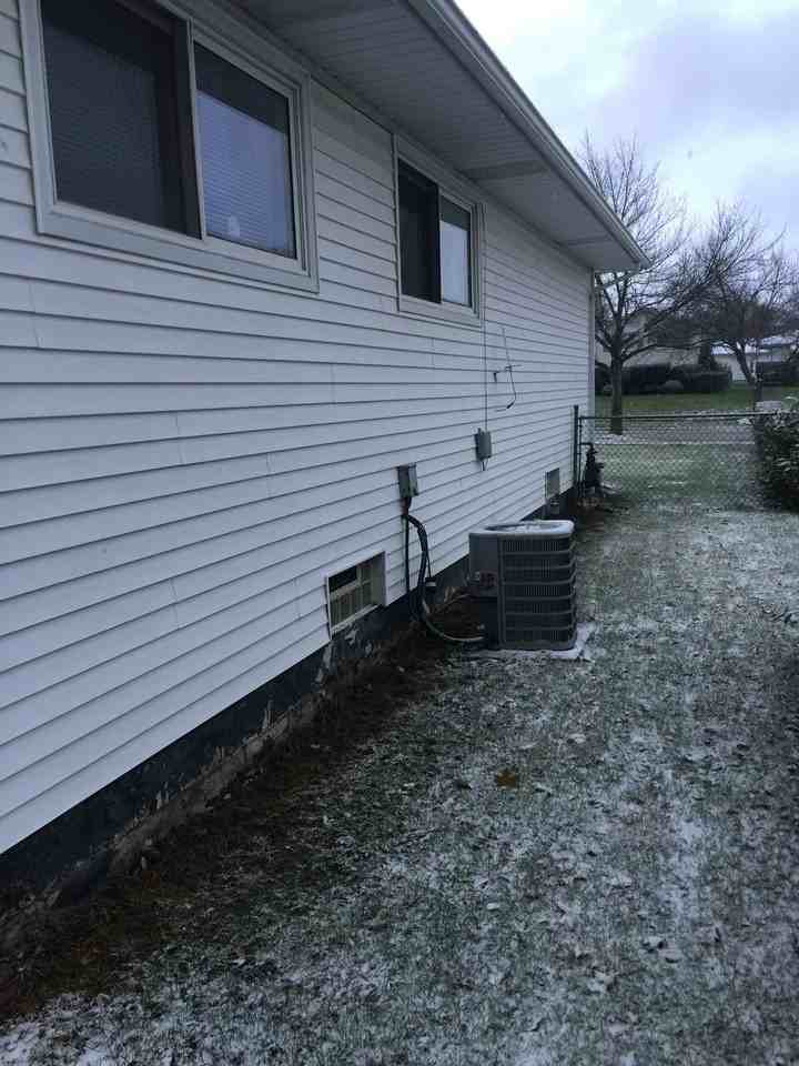 5646 Lori Dr - Photo 3 of 25