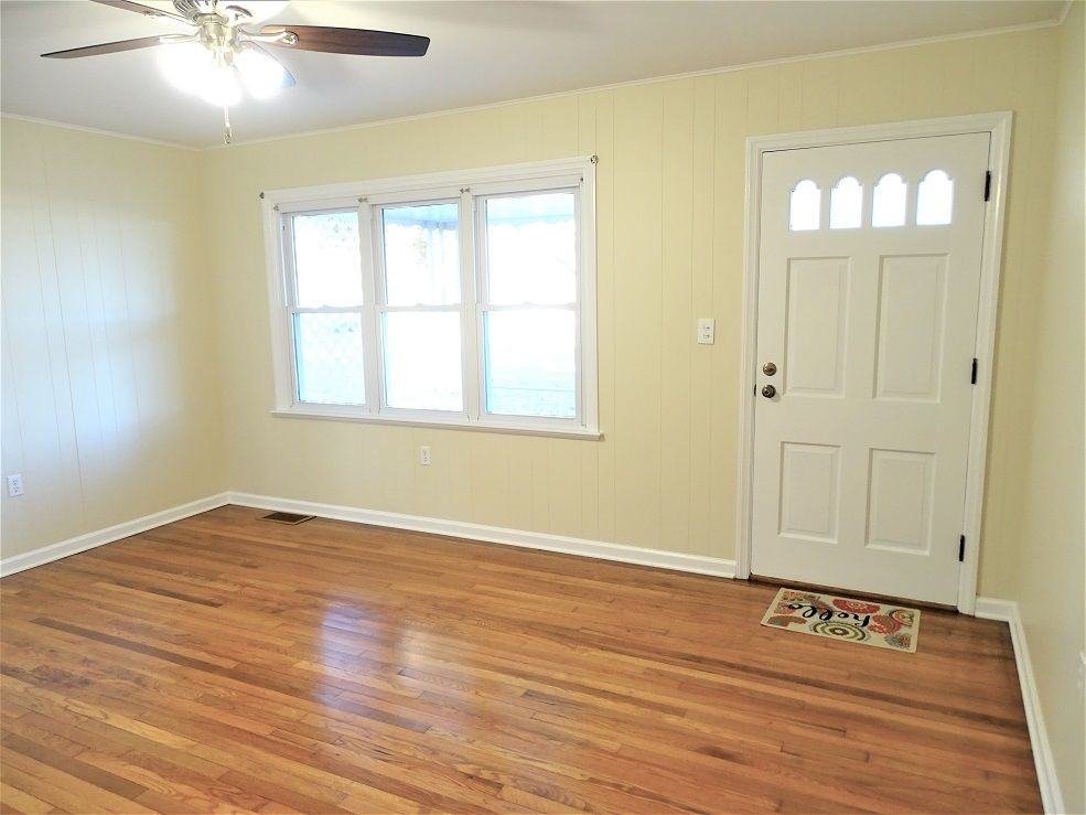 1349 Lititz Rd - Photo 3 of 19