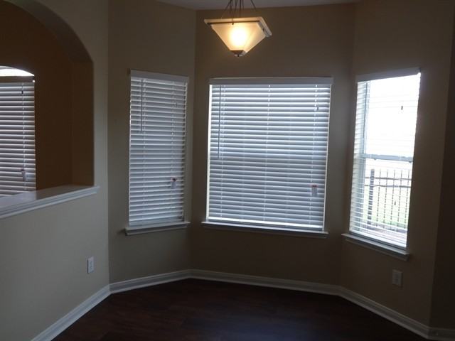 5122 Chase Park Gate St - Photo 3 of 16