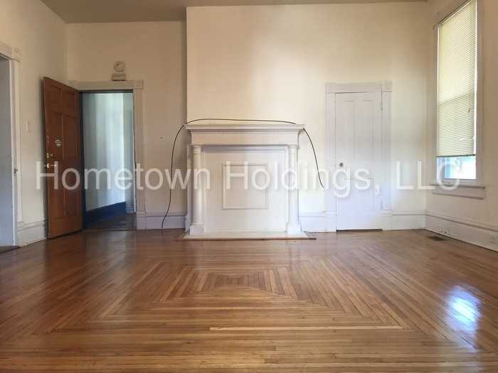 918 Howbert Ave SW #1 - Photo 3 of 10