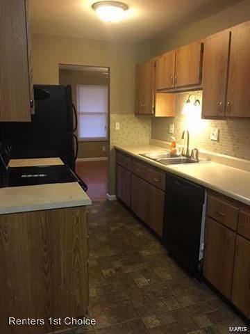 1066 Sunridge Trail S - Photo 3 of 11