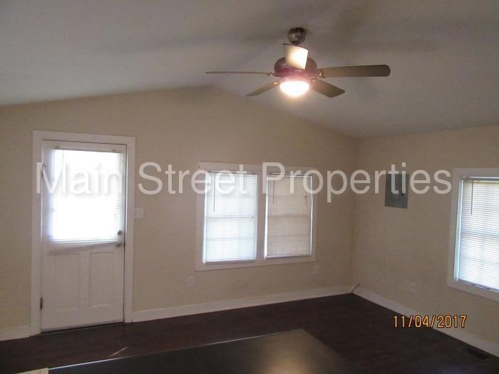 718 Bremen Ave - Photo 3 of 8