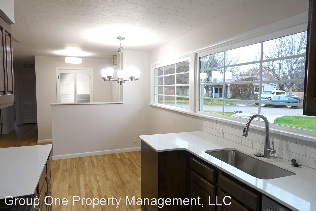 4019 Delmonte Dr - Photo 3 of 23