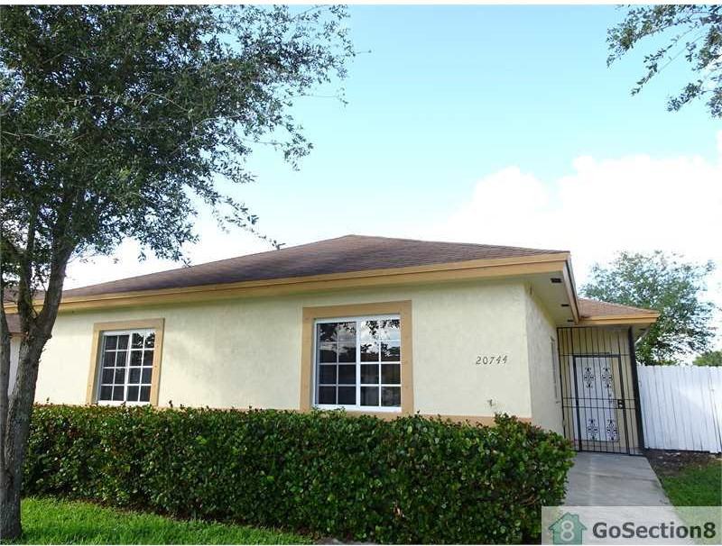 20744 NW 31st Ave - Photo 3 of 18