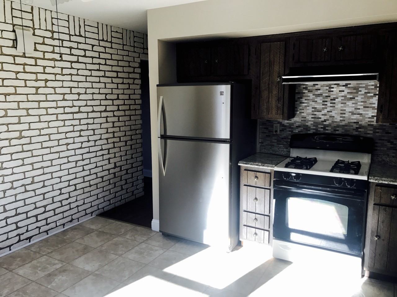 42 Orchard St #2ndFL - Photo 3 of 9