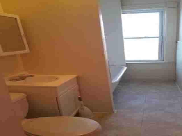 34 Parker St - Photo 2 of 6