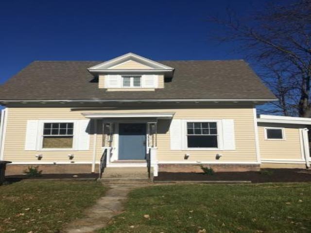 914 Nuttman Ave