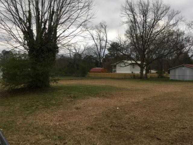 1004 Daugherty St - Photo 3 of 6