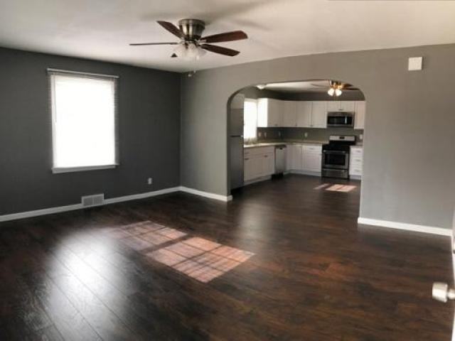 205 N 3rd St - Photo 3 of 6