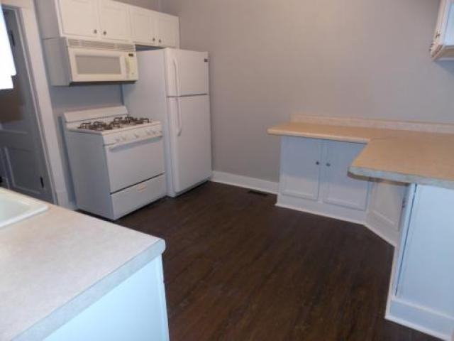 809 N Division St - Photo 2 of 6