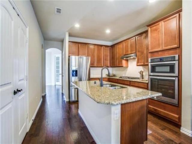 2617 Sunstar Dr - Photo 2 of 6