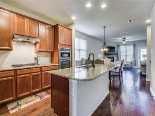 2617 Sunstar Dr - Photo 3 of 6