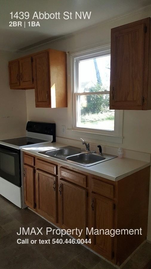 1439 Abbott St NW - Photo 2 of 8