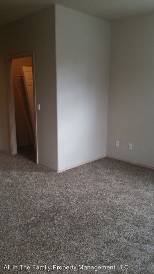 15745 NE Beech St - Photo 3 of 4