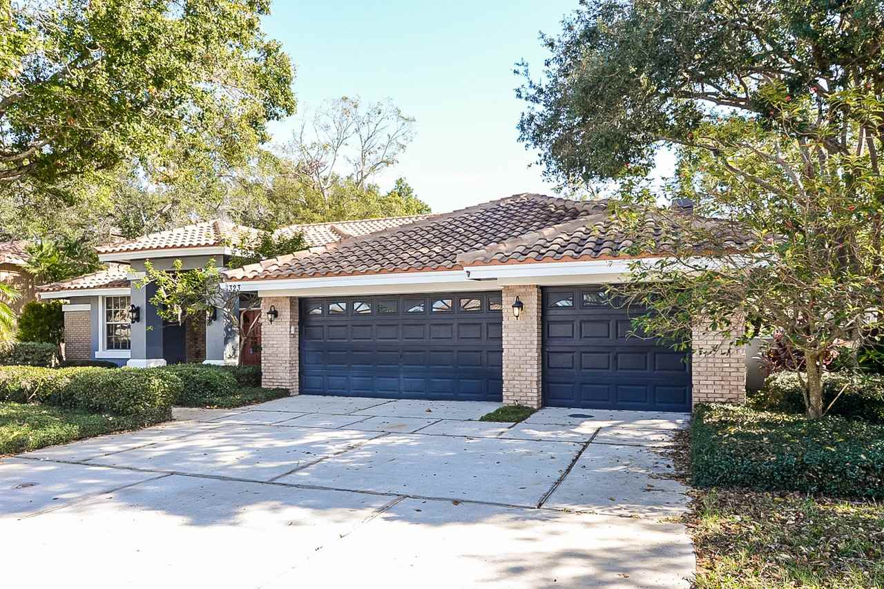 323 Old Oak Cir - Photo 2 of 15