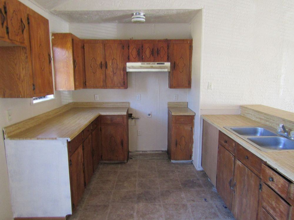 865 N 2nd St - Photo 2 of 6