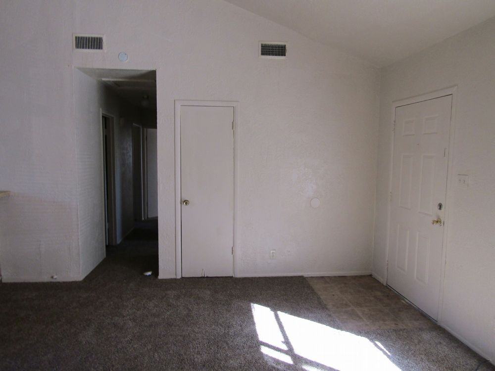 865 N 2nd St - Photo 3 of 6