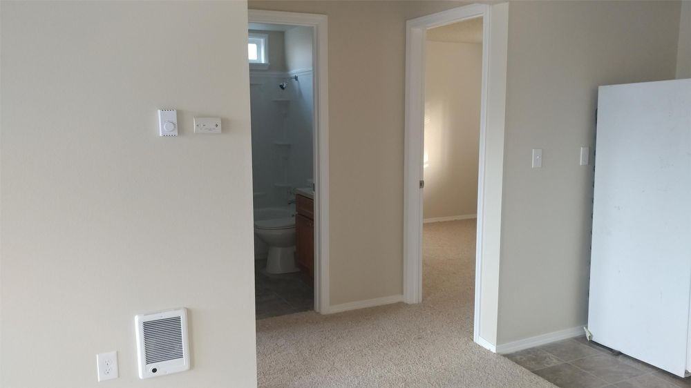 2515 Mitchell Ave NE - Photo 3 of 9