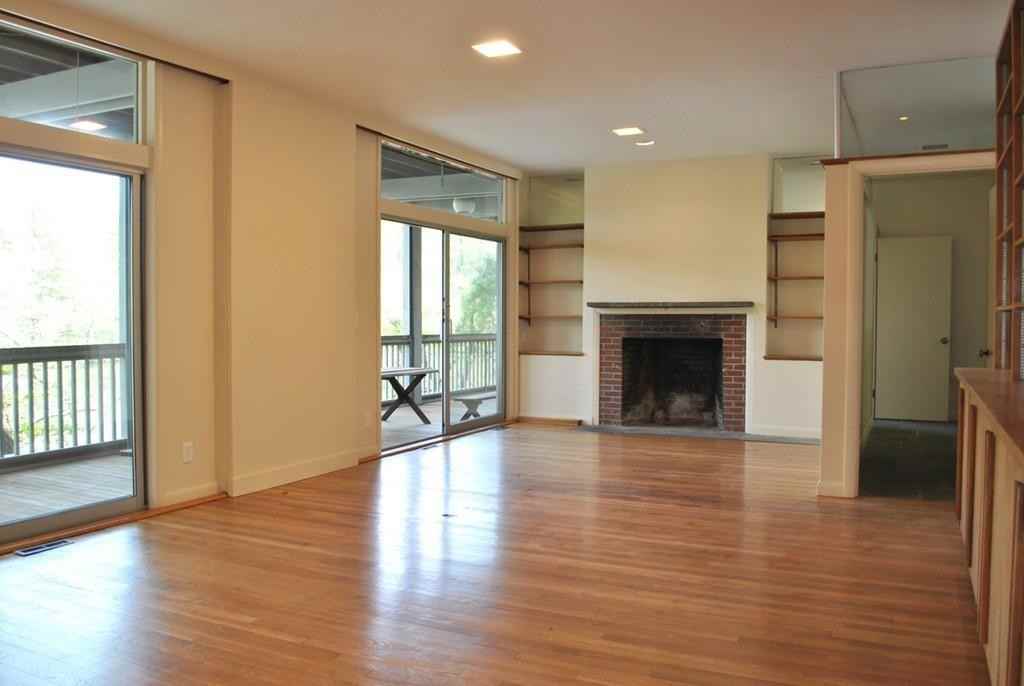 213 Concord Rd - Photo 3 of 10