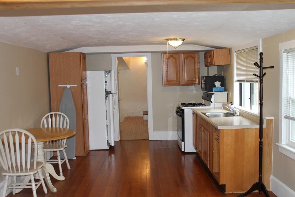 187 S Main St #b - Photo 2 of 6
